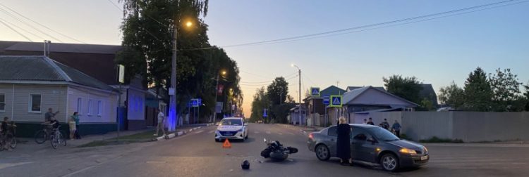 В ДТП в рязанском Скопине пострадали мотоциклист и его спутница