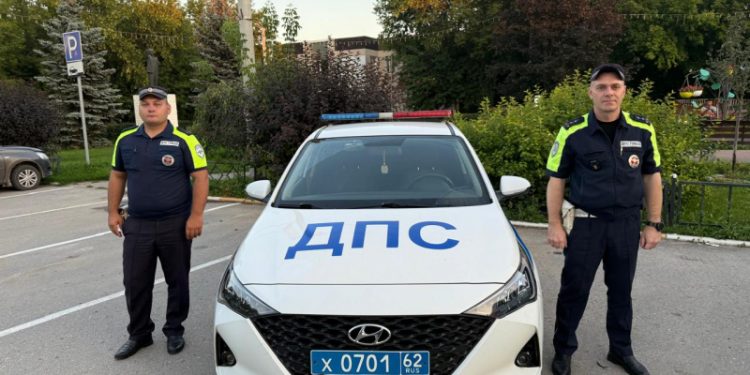 Рязанские полицейские помогли 70-летнему водителю, у которого случился инсульт Рязанские полицейские помогли 70-летнему водителю, у которого случился инсульт