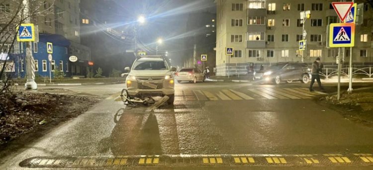 На улице Татарской под колеса автомобиля попал 9-летний велосипедист