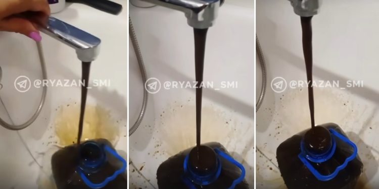 В рязанской Дашково-Песочне из крана потекла черная вода