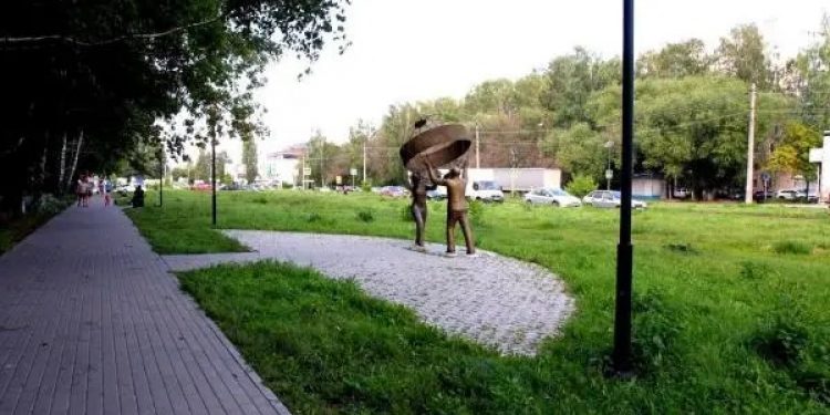 Рязанский сквер ЖКХ переименован в сквер имени маршала Бирюзова