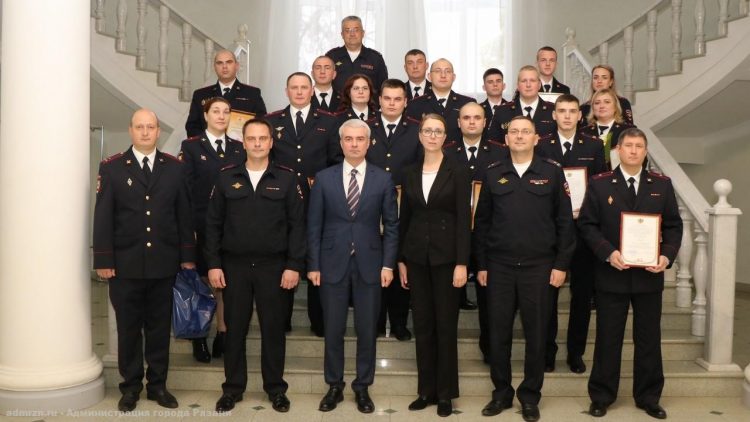 Пустовалов поздравил рязанских полицейских с Днем сотрудника органов внутренних дел