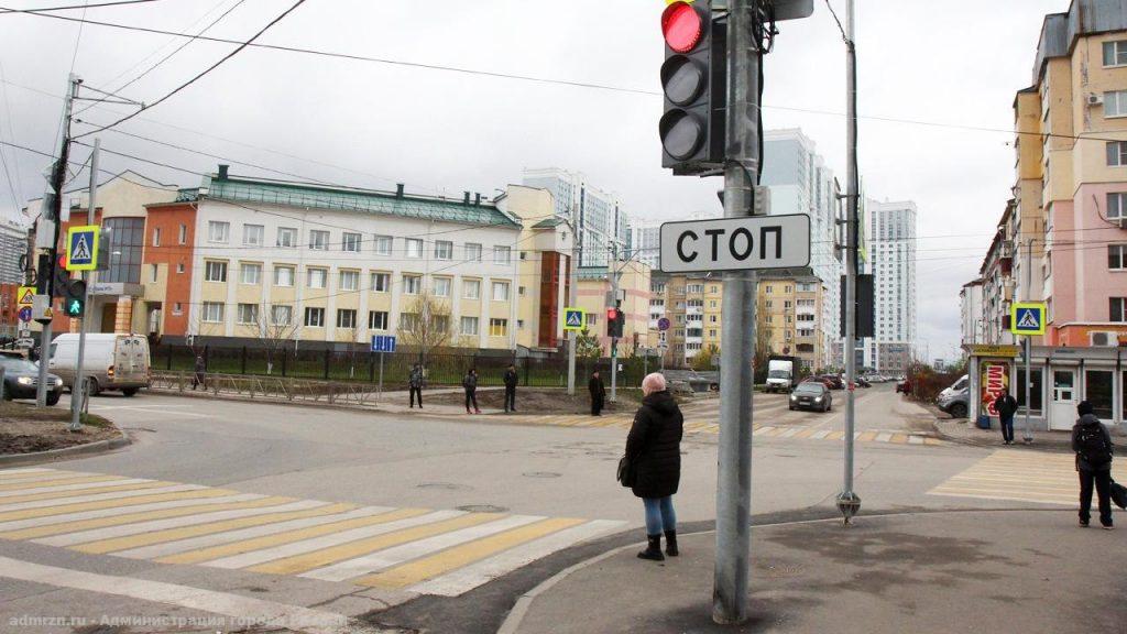 Возле рязанской школы №73 заработал новый светофор