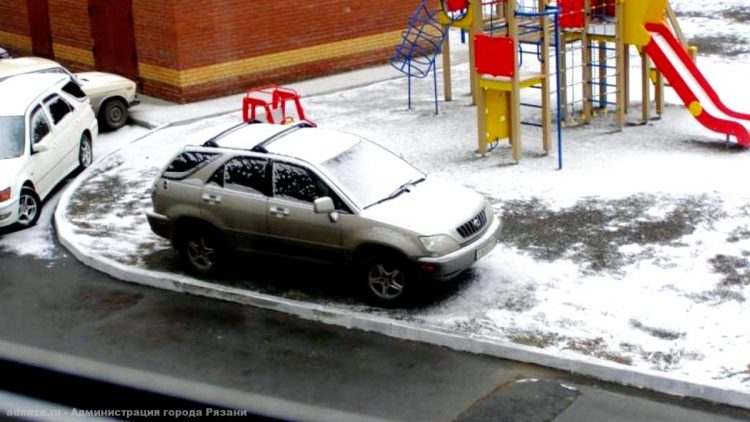 С начала 2023 года за парковку в зеленой зоне оштрафовали 5214 рязанских водителей