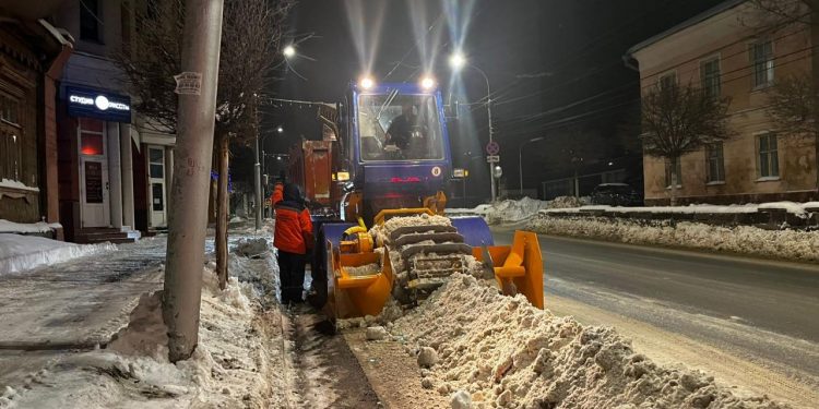 Минувшей ночью с рязанских улиц вывезли 3302 кубометра снега