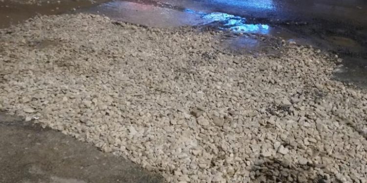 Авария на теплотрассе на улице Грибоедова полностью устранена