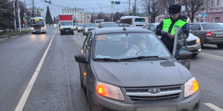 В центре Рязани при столкновении двух легковушек пострадала 64-летняя женщина