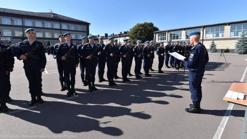 405 первокурсников РВВДКУ имени Маргелова приняли военную присягу