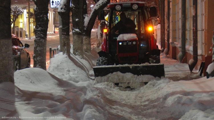 В Рязани ДБГ объявила три тендера на вывоз снега на сумму 9 миллионов рублей