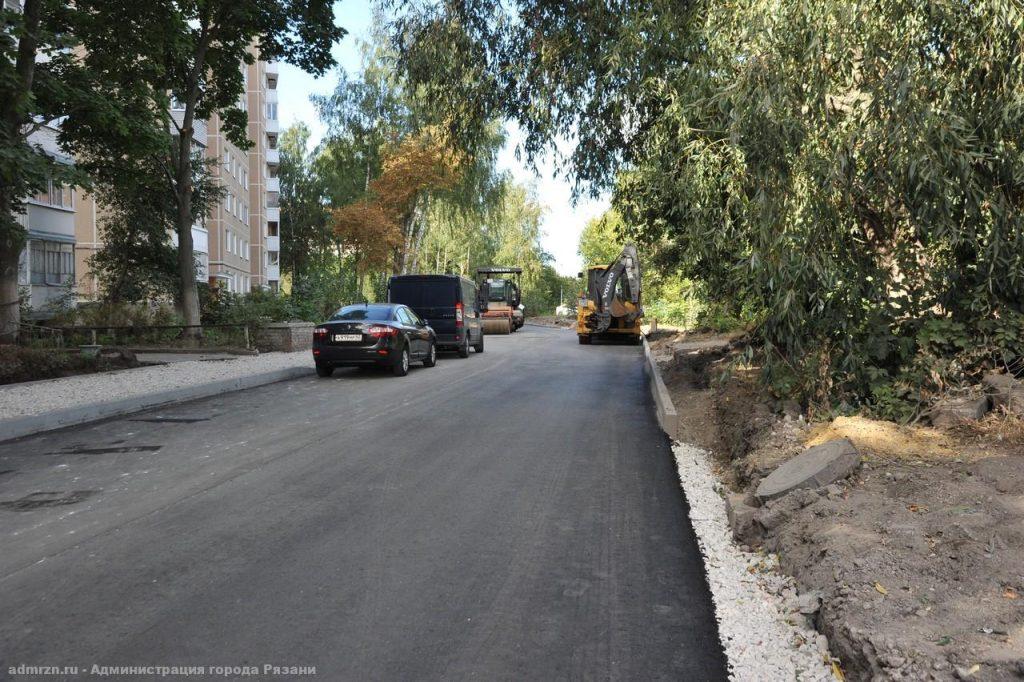 Мэр Рязани осмотрела участки отремонтированных дорог на трех улицах