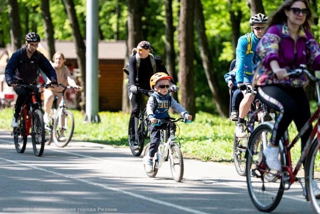 Более 150 рязанцев приняли участие в велопробеге в Лесопарке
