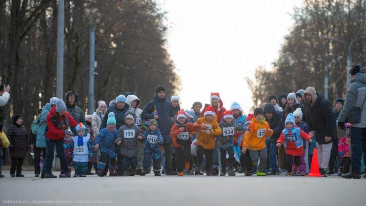 Рязанцы приняли участие в забеге, посвященном дню рождения Деда Мороза