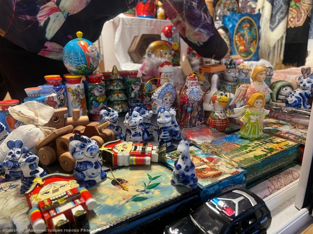 С 23 декабря на рязанском Лыбедском бульваре заработала новогодняя ярмарка