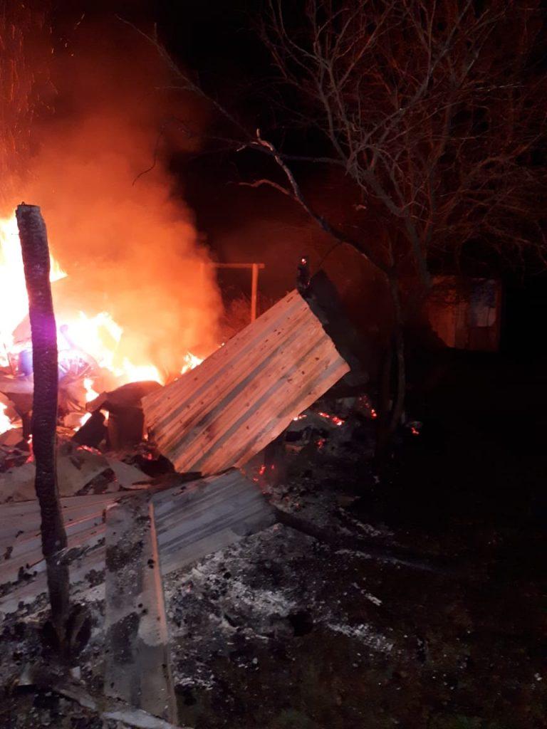 В Старожиловском районе пожарные четыре часа тушили загоревшийся дом