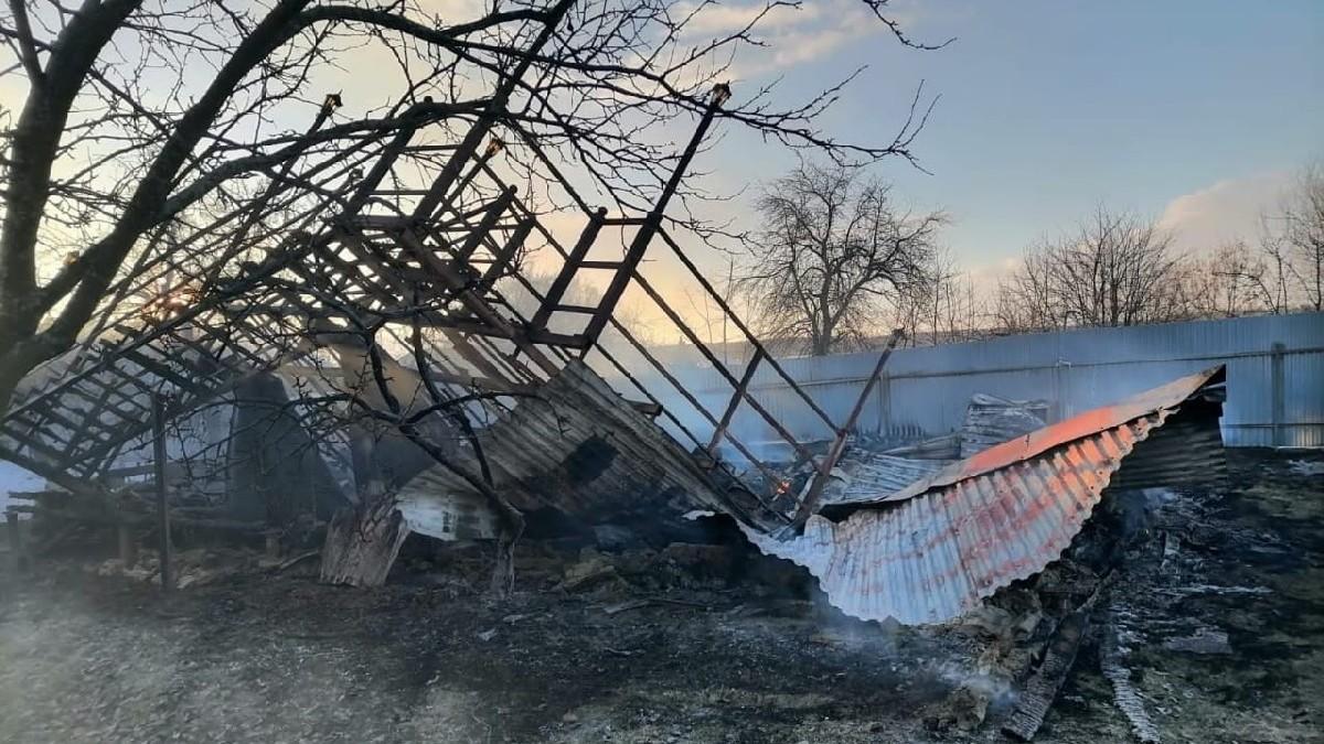 В Старожиловском районе сгорел деревянный дачный дом