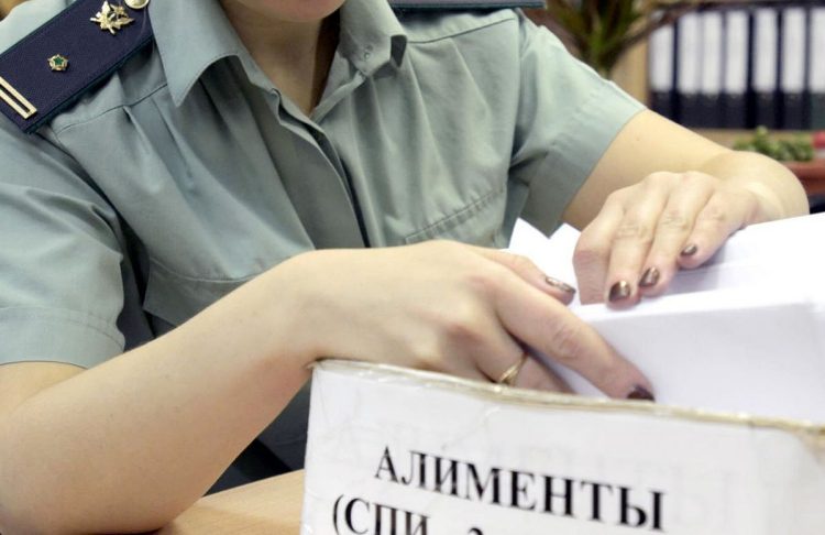 В России создадут открытый список алиментщиков