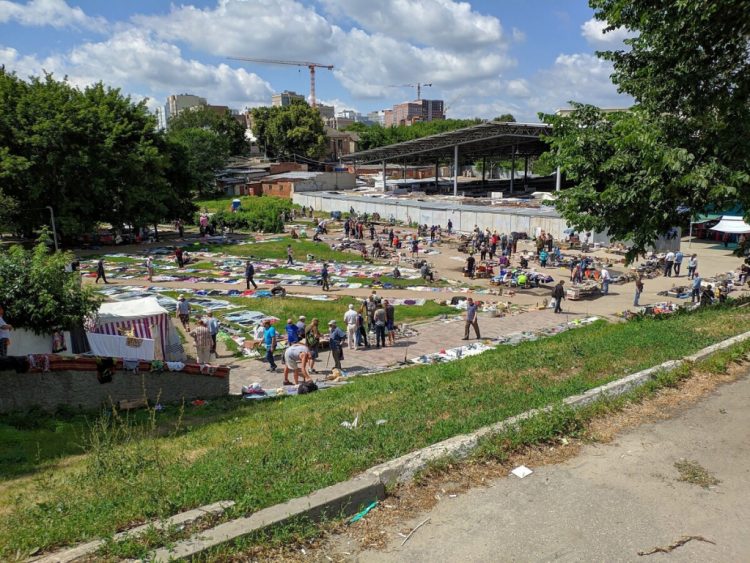 "Барахолку" на Лыбедском бульваре перенесут на улицу Дзержинского