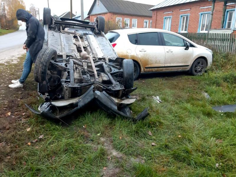 В Спасском районе 21-летний водитель-рецидивист на "Renault Logan" устроил ДТП