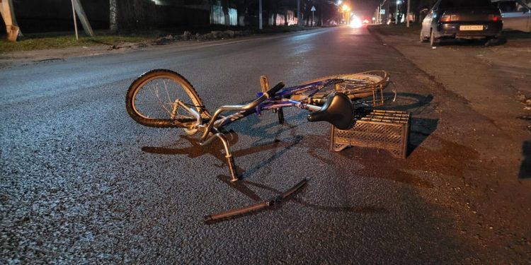 В рязанском Шацке водитель легковушки сбил пьяную велосипедистку