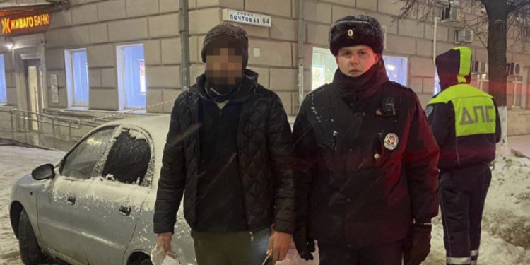 На улице Почтовой полицейские задержали 24-летнего водителя без «прав»