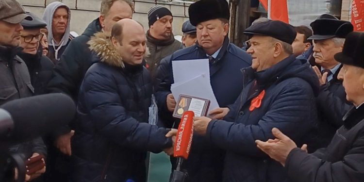 Денис Сидоров награжден медалью Министерства обороны