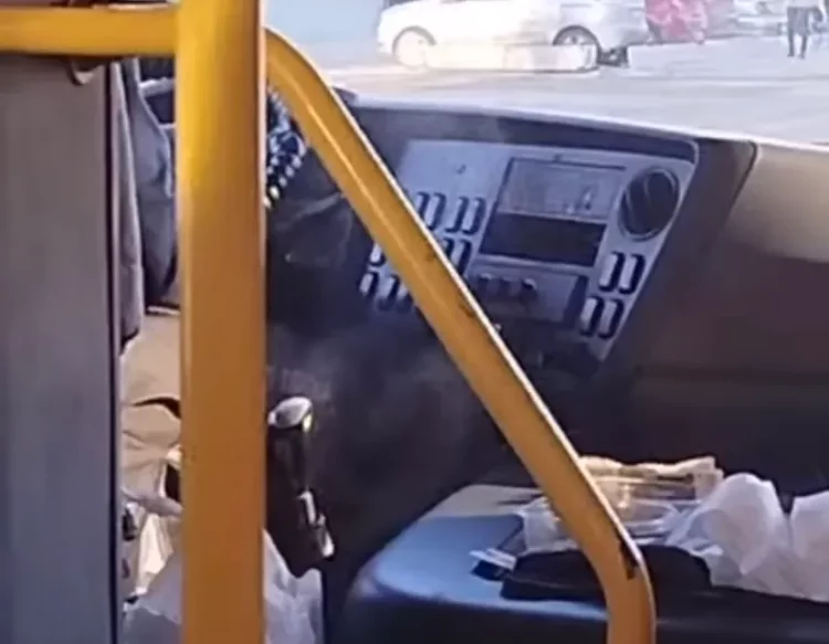 В салоне рязанской маршрутки №47 произошло задымление