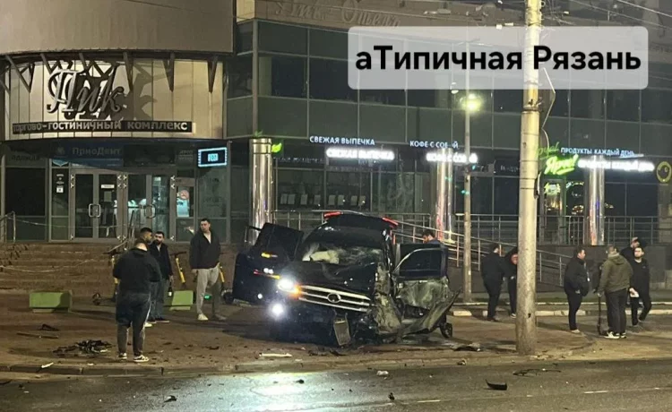 В центре Рязани разбился автомобиль