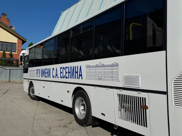 Автопарк РГУ имени Есенина приобрел новый комфортабельный автобус