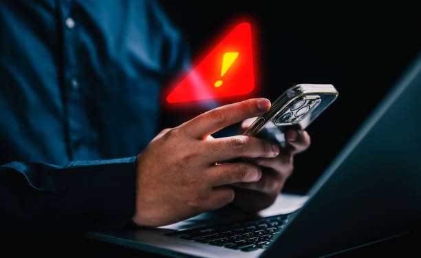 Молодой парень крупно обманул пожилую рязанку