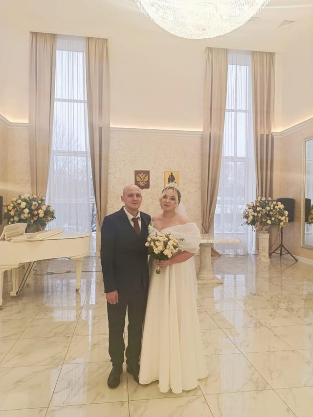 Рязанский ЗАГС поделился фото молодоженов минувших выходных дней