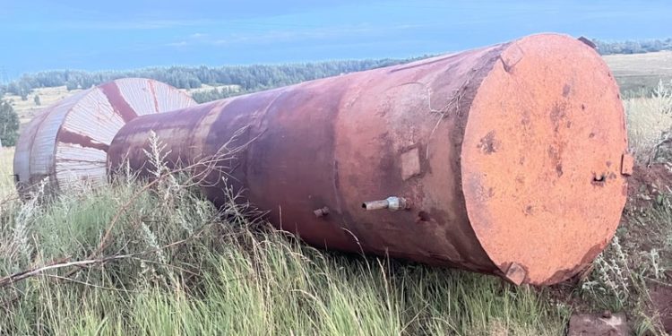 В Скопинском районе из-за урагана упала водонапорная башня