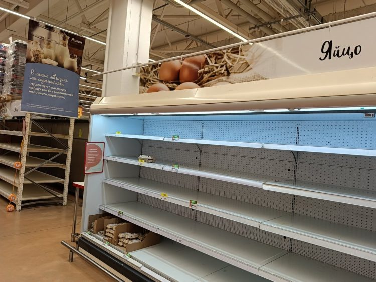 В рязанском супермаркете "Ашан" из продажи исчезли куриные яйца