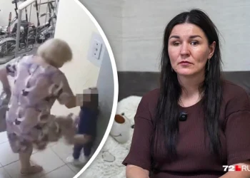 Бабушка отпинала приемного внука и лишилась опеки