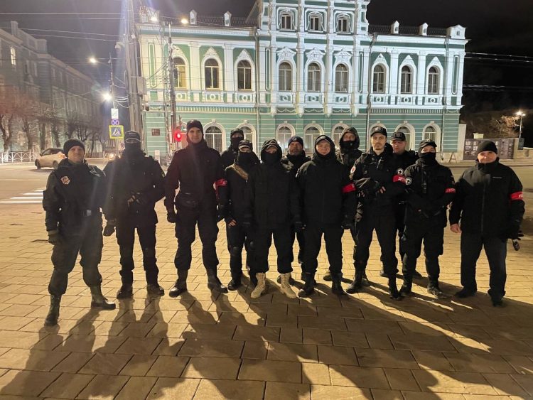 Рязанские дружинники "Русской общины" задержали троих мужчин, открывших стрельбу в центре города