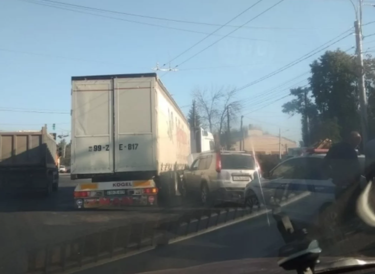 27 августа на проезде Шабулина из-за ДТП образовалась огромная пробка