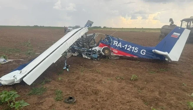 Самолет рухнул в Волгоградской области и разбился Самолет рухнул в Волгоградской области и разбился