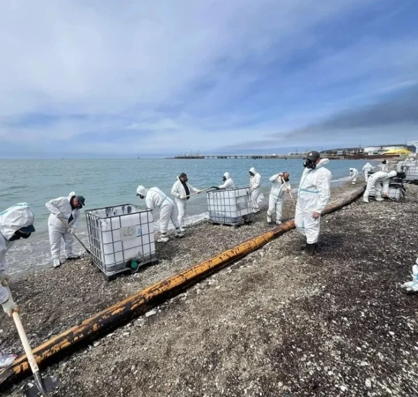Местные жители Туапсе остались без моря в туристический сезон