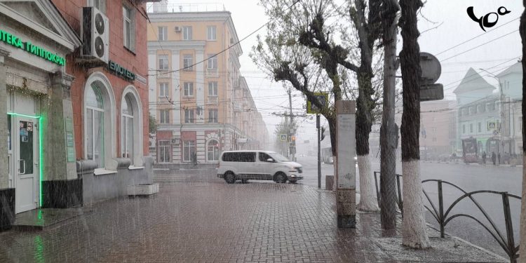 Рязанцы засняли сильный снегопад в центре города 27 апреля Рязанцы засняли сильный снегопад в центре города 27 апреля