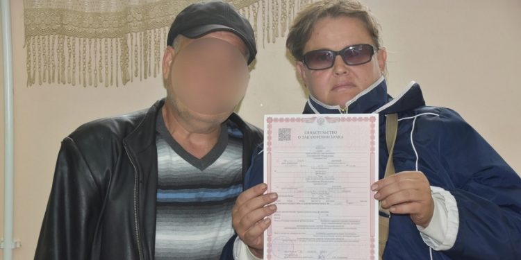 Контрактник из Сасовского округа заключил брак перед отправкой в зону СВО Контрактник из Сасовского округа заключил брак перед отправкой в зону СВО