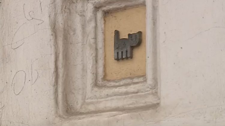На рязанских зданиях появились плоские изображения котов
