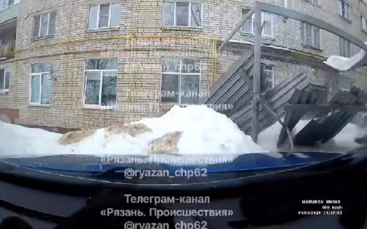 В Рязанской области опять обрушилась часть дома