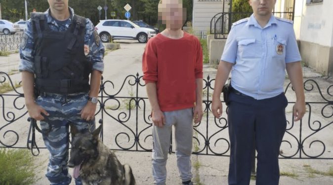 Полицейские задержали разнорабочего за кражу ноутбуков из школы в Рязани