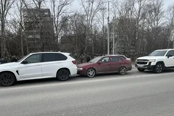 Массовое ДТП с крутыми машинами в Роще Массовое ДТП с крутыми машинами в Роще