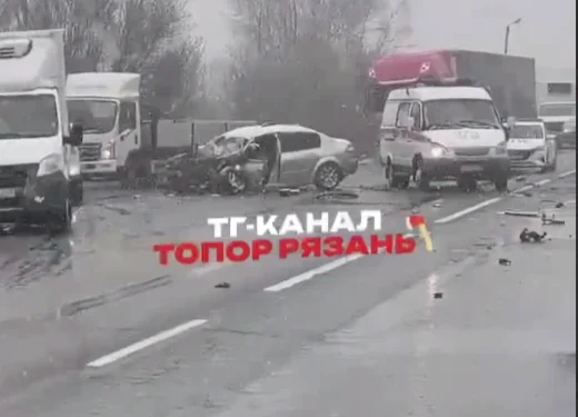 Жесткое ДТП под Рязанью превратило легковушку в металлолом