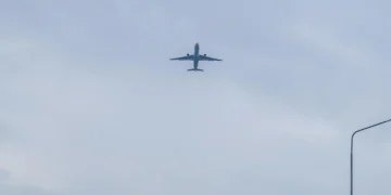 У самолета из Петербурга в Москву треснуло лобовое стекло