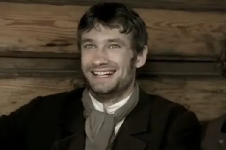 Российского актера из сериала "Тайны следствия" арестовали за распространение детского порно