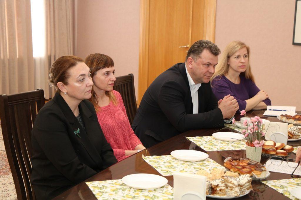 Мэр Рязани Артемов провел встречу с волонтерами, которые помогают бойцам в зоне СВО