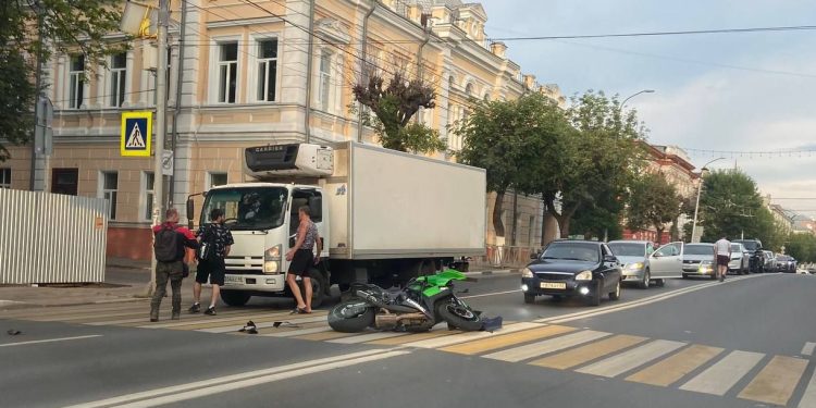 В ДТП на улице Ленина пострадал 38-летний мотоциклист