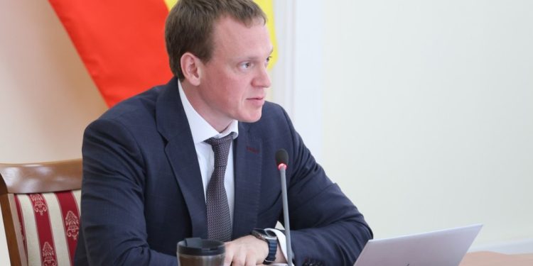 Губернатор Малков призвал усилить миграционный контроль