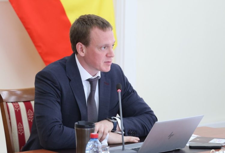 Губернатор Малков призвал усилить миграционный контроль